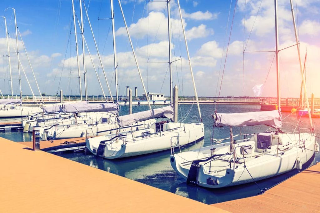 Καθαρισμός Ιματισμού Yacht & Σκαφών - Lavanderia Επαγγελματικές Υπηρεσίες Laundry Ιματισμού & Λευκών Ειδών στην Καλλιθέα Yacht & Σκάφη στην μαρίνα - Καθαρισμός Ιματισμού Yacht & Σκαφών - Lavanderia Επαγγελματικές Υπηρεσίες Laundry Ιματισμού & Λευκών Ειδών στην Καλλιθέα